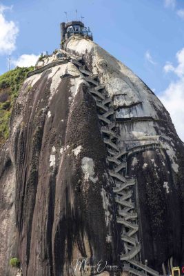 Piedra del Peñol, 740 marches